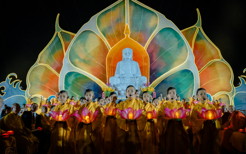 Đại lễ kỳ siêu tưởng niệm các anh hùng liệt sỹ và đêm hoa đăng tại Vesak 2025 -0