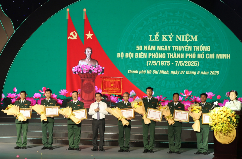 Bộ đội Biên phòng TP Hồ Chí Minh kỷ niệm 50 năm Ngày Truyền thống -3