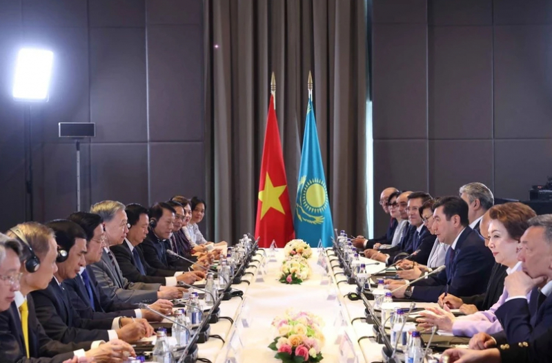 'Việt Nam là đối tác quan trọng của Kazakhstan tại khu vực Đông Nam Á' -0