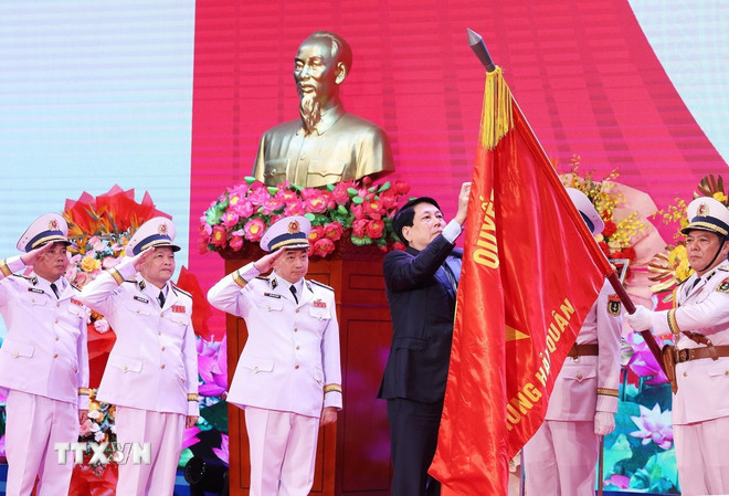 Chủ tịch nước: Hải quân cần phát huy truyền thống làm chủ vùng biển