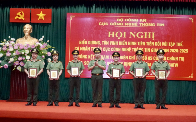 Cục Công nghệ thông tin vinh danh, tuyên dương các điển hình tiên tiến -0