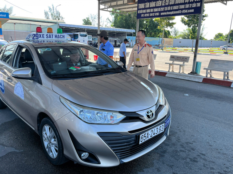 Công an TP Cần Thơ lần đầu tiên tổ chức kỳ sát hạch lái xe ô tô -0