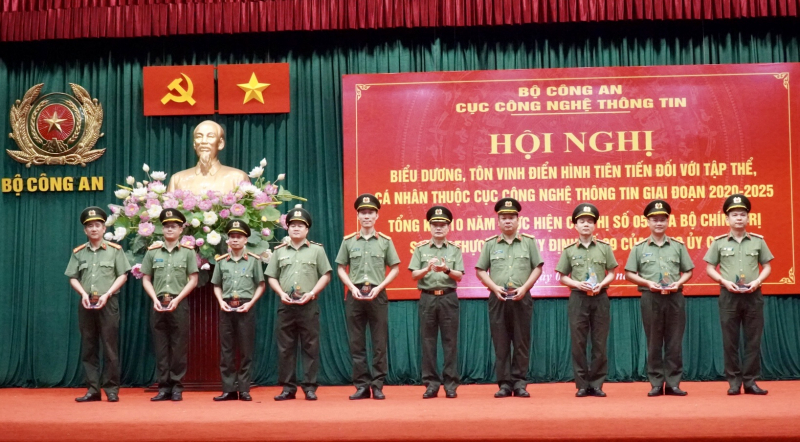 Cục Công nghệ thông tin vinh danh, tuyên dương các điển hình tiên tiến -0