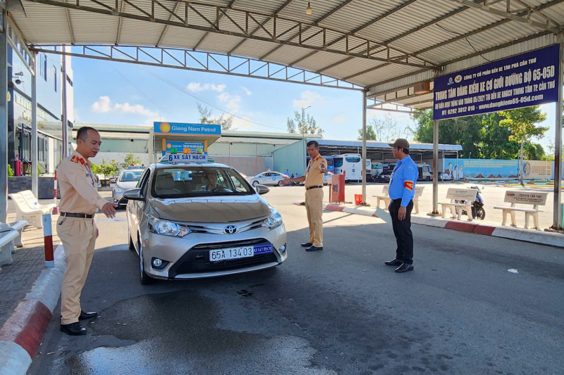 Công an TP Cần Thơ lần đầu tiên tổ chức kỳ sát hạch lái xe ô tô -0