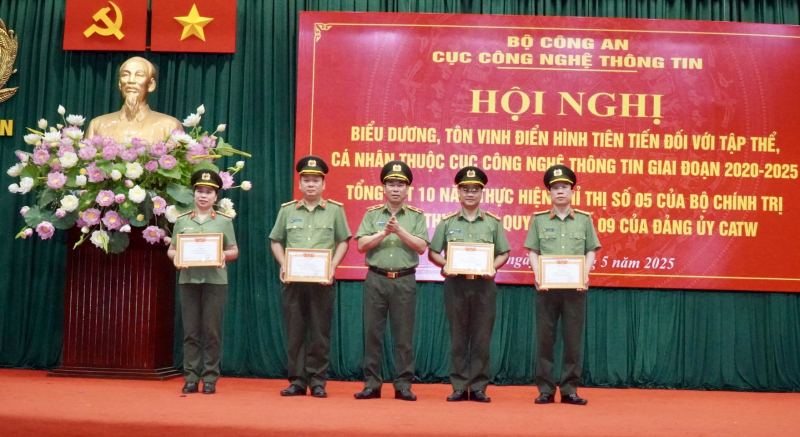 Cục Công nghệ thông tin vinh danh, tuyên dương các điển hình tiên tiến -0