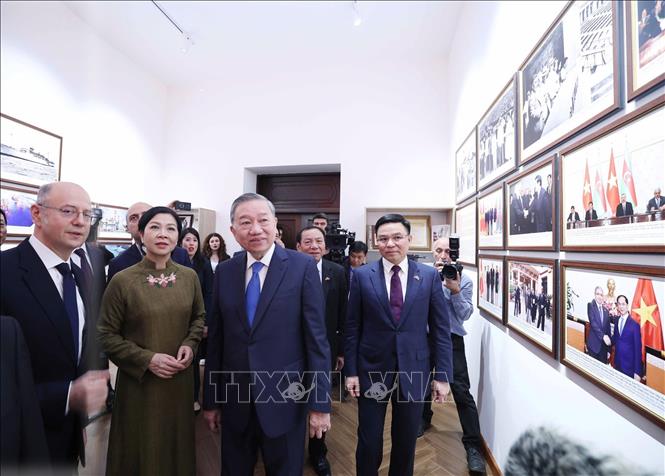 Khánh thành Phòng Lưu niệm Chủ tịch Hồ Chí Minh với ngành Dầu khí Việt Nam - Azerbaijan -0