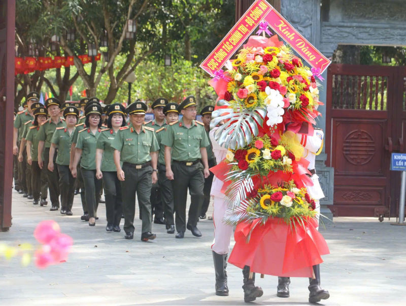 Cục Công tác Chính trị: Tổ chức nhiều hoạt động ý nghĩa tại Khu di tích lịch sử Quốc gia đặc biệt Kim Liên -0