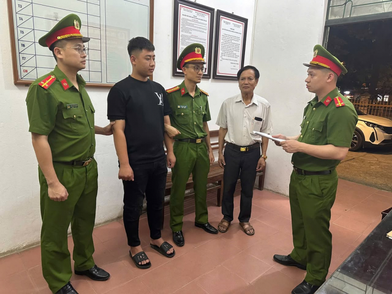 Bắt 2 đối tượng vi phạm quy định về nghiên cứu, thăm dò, khai thác tài nguyên -1