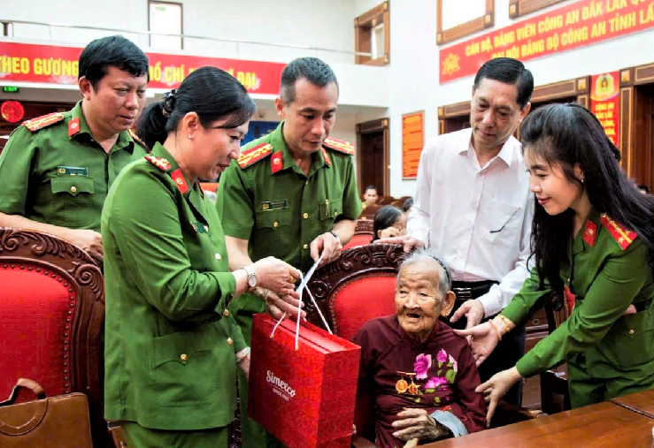 Thu nhận mẫu ADN thân nhân liệt sĩ chưa xác định được danh tính -0