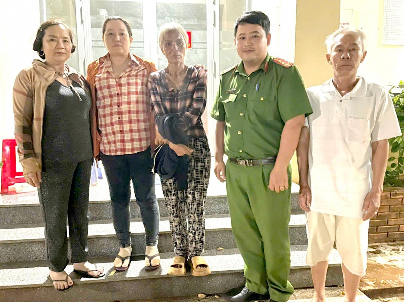 នគរបាលឃុំជួយគ្រួសាររកសាច់ញាតិក្រោយបាត់ខ្លួន៧ខែ -០