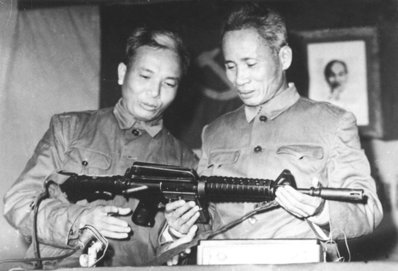 hoang the thien - pham van dong.jpg -0