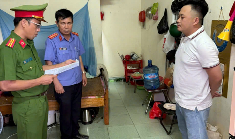 Lừa vay tiền đáo hạn ngân hàng, chiếm đoạt 3,7 tỷ đồng -0