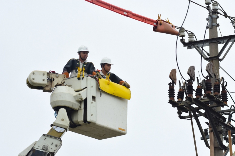 Đội sửa chữa điện nóng – Hotline của EVNHANOI -0