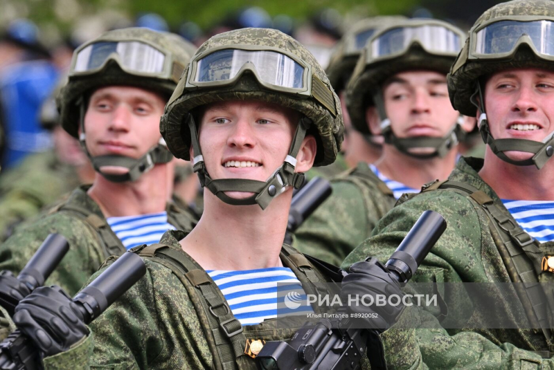 Duyệt binh Chiến thắng ở Quảng trường Đỏ: Đoàn QĐND Việt Nam tiến qua lễ đài -0