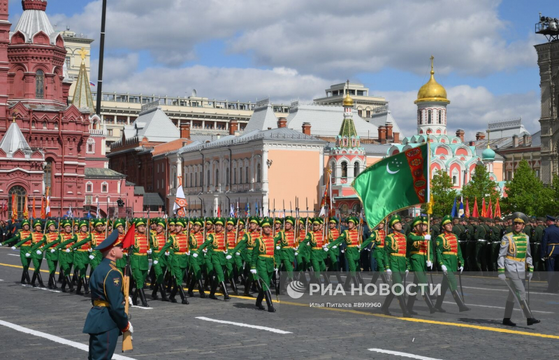 Duyệt binh Chiến thắng ở Quảng trường Đỏ: Đoàn QĐND Việt Nam tiến qua lễ đài -0