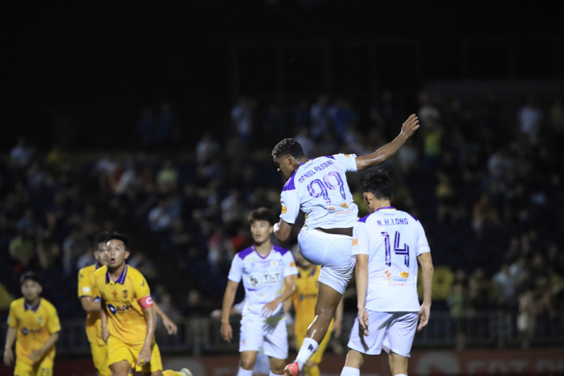 Cuộc đua vô địch V.league 2024/2025 thêm kịch tính -0