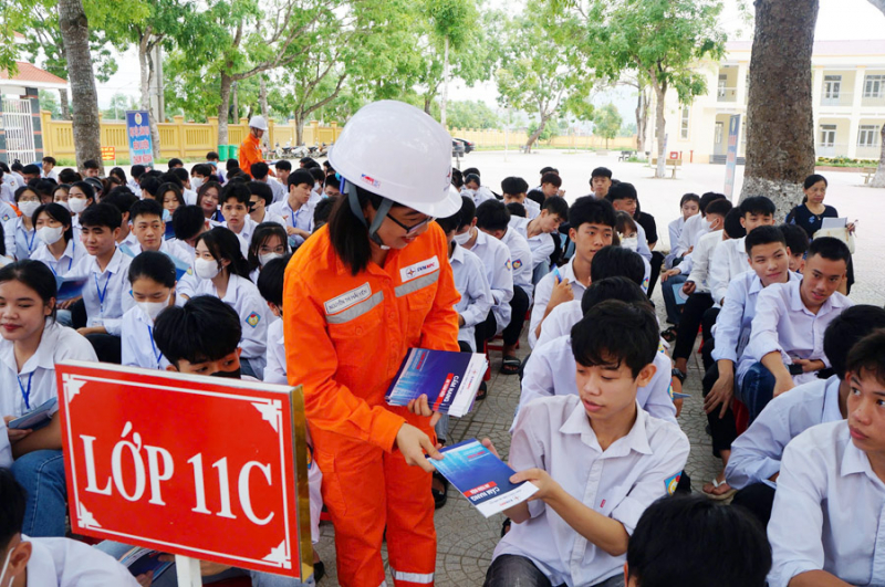 tuyên truyền sử dụng điện an toàn tiết kiệm tại các trường học.jpg -0