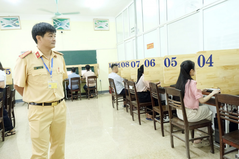 Công an tỉnh Hà Tĩnh tổ chức kỳ sát hạch lái xe đầu tiên -1