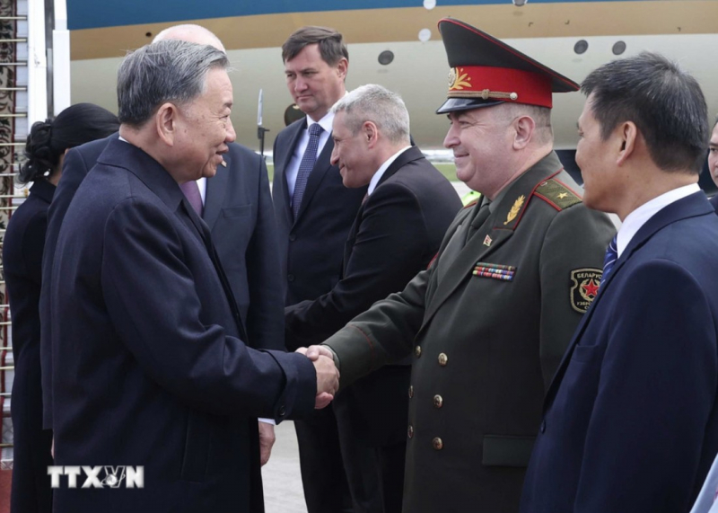 Tổng Bí thư Tô Lâm và Phu nhân bắt đầu thăm cấp Nhà nước Cộng hòa Belarus -0