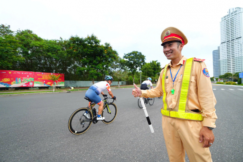 2 nữ vận động viên Việt Nam lập kỳ tích tại IRONMAN 70.3 Đà Nẵng 2025 -2