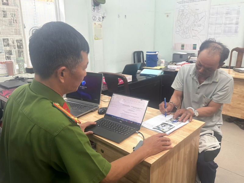 Điều tra hành vi “Giết người” đối tượng ghen tuông mang xăng phóng hỏa khiến 2 người tử vong -1