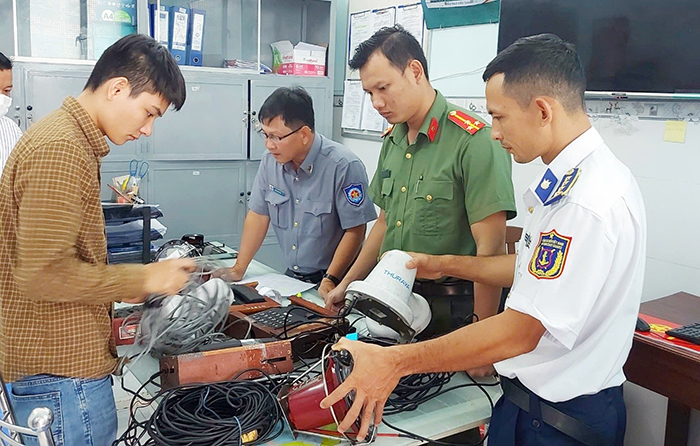 Những người giữ cho ngư trường lặng sóng... -0