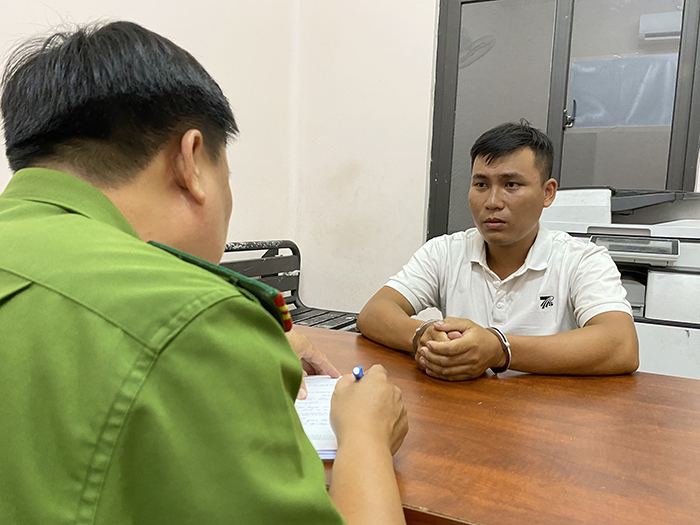 Thấy gì từ vụ hai anh em ruột cướp tiệm vàng ở TP Hồ Chí Minh? -0