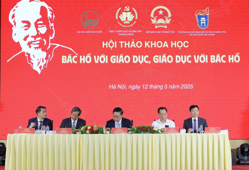 ban tổ chức.jpg -0