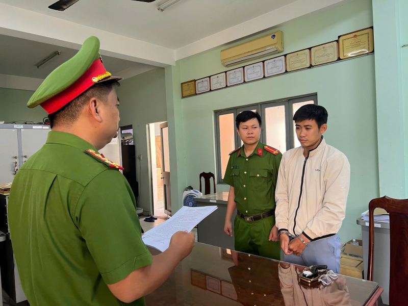 Bắt giám đốc lừa đảo chiếm đoạt tiền của đối tác -0