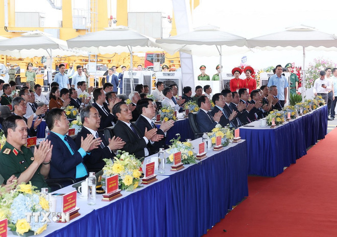 Chủ tịch nước bấm nút khánh thành Bến cảng container quốc tế số 3 và 4 tại Hải Phòng -0