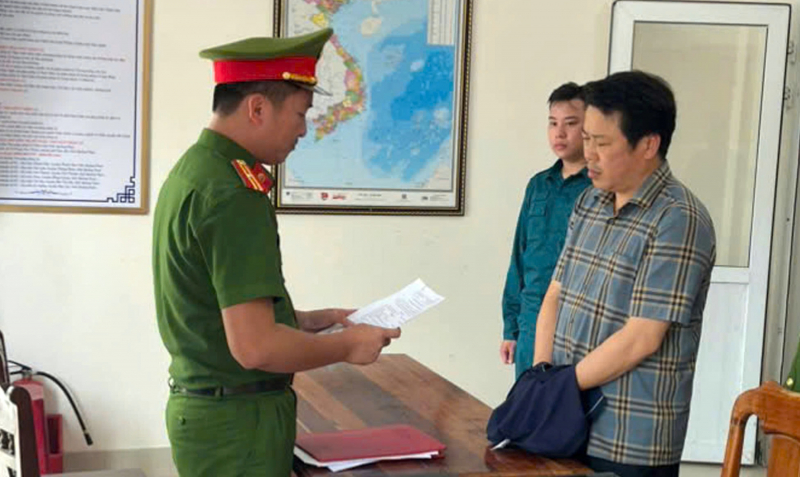 Bắt giám đốc lừa đảo trúng thầu dự án, chiếm đoạt 2 tỷ đồng  -0