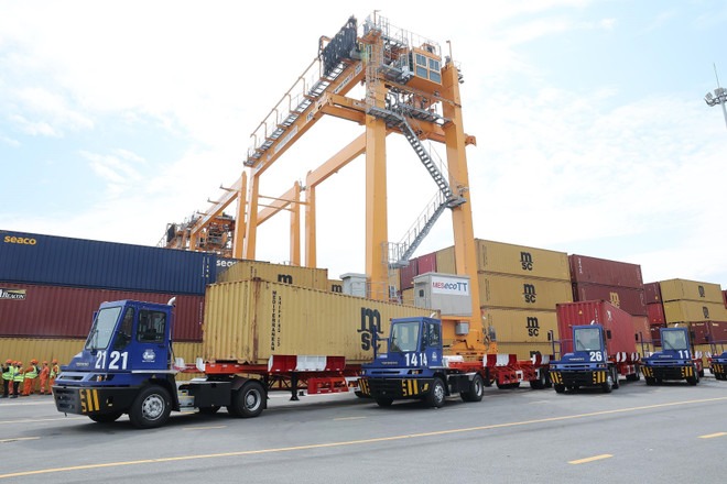 State President attends inauguration of int’l container terminals in Hai Phong -0