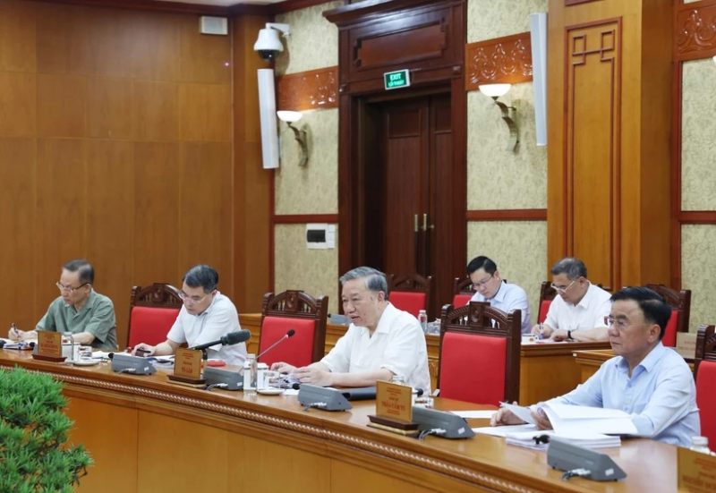 Party chief calls for continued dissemination of Constitution amendments -0
