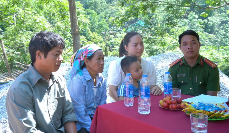 Hỗ trợ xây dựng nhà tặng cán bộ có hoàn cảnh khó khăn -1