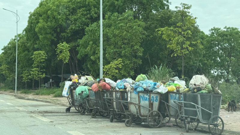 Rác thải ùn ứ khắp các tuyến đường TP Thanh Hoá -0