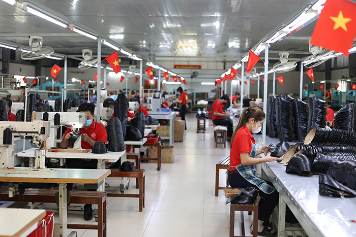 Những người góp phần tôn lên dáng vóc của người chiến sĩ Công an