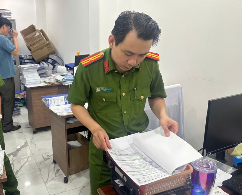 Khám xét Công ty Cổ phần môi trường Hải Âu do liên quan đến vụ án “Làm giả con dấu, tài liệu của cơ quan tổ chức” -0