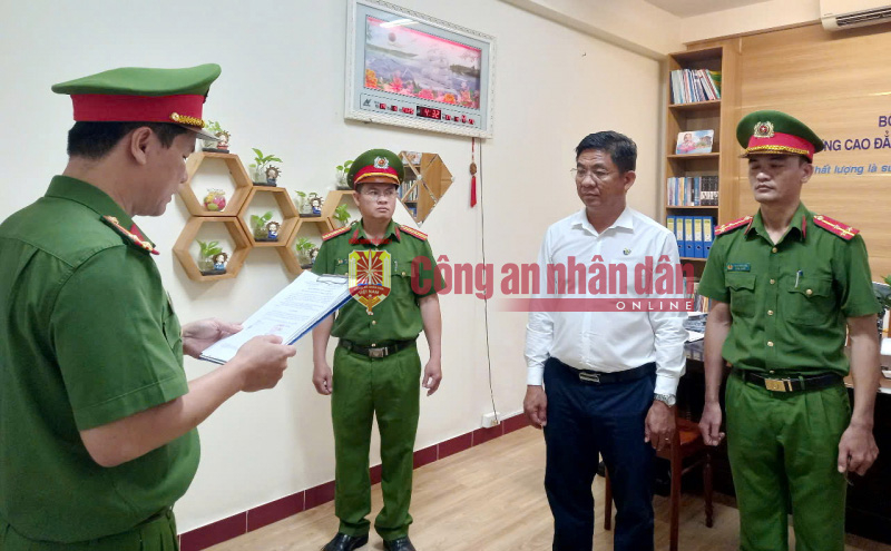 Bắt tạm giam Hiệu trưởng trường Cao đẳng Công thương miền Trung -0