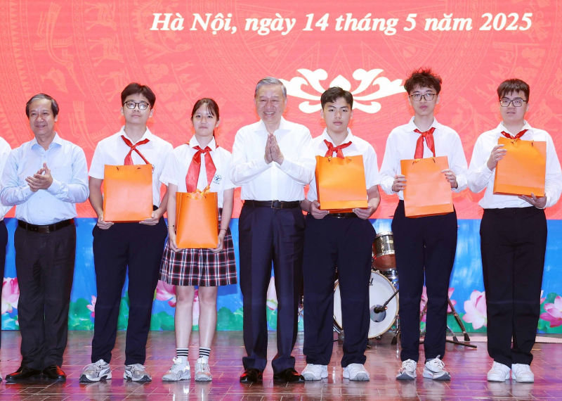 Thúc đẩy đổi mới sáng tạo, chuyển đổi số trong trường học, không để học sinh nào bị bỏ lại phía sau -0