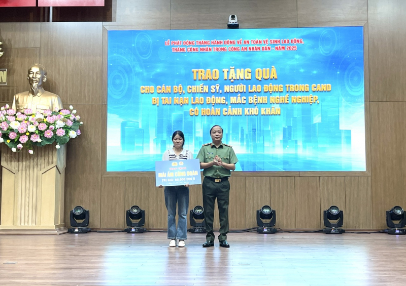 Bộ Công an phát động Tháng hàng động về an toàn vệ sinh lao động và Tháng Công nhân trong CAND năm 2025 -0