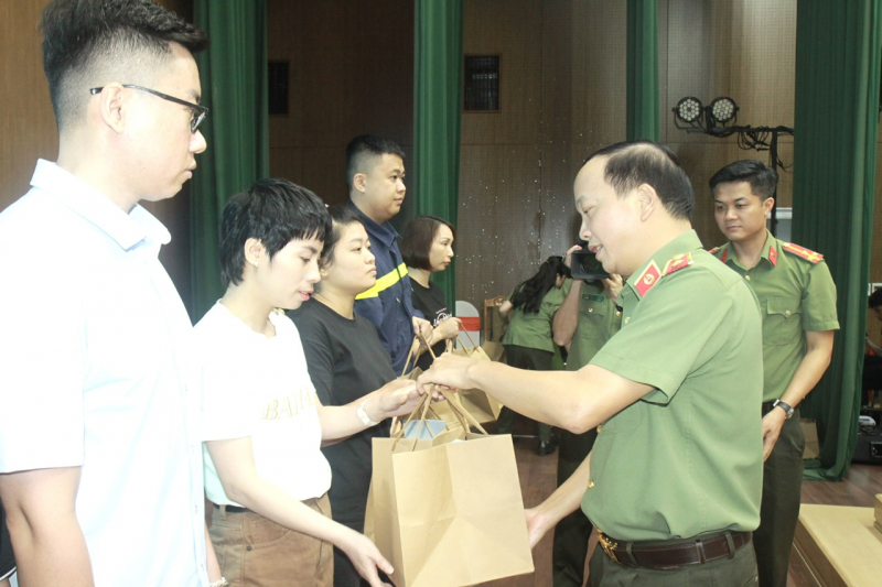 Bộ Công an phát động Tháng hàng động về an toàn vệ sinh lao động và Tháng Công nhân trong CAND năm 2025 -0