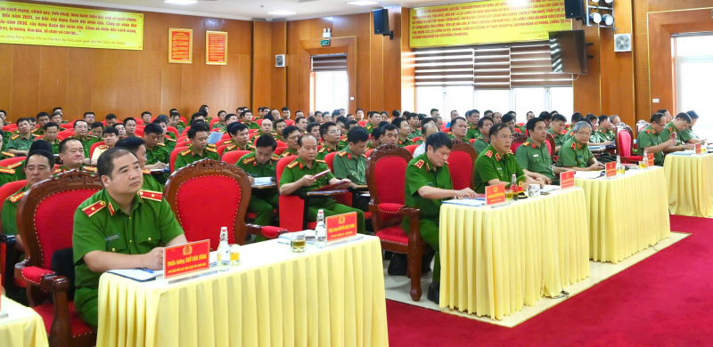 Sơ kết chuyên án triệt phá đường dây mua bán, vận chuyển trái phép chất ma tuý có sử dụng vũ khí quân dụng -0