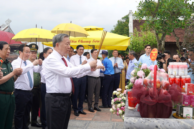 Tổng Bí thư Tô Lâm dâng hương tưởng niệm Chủ tịch Hồ Chí Minh tại Khu Di tích Kim Liên -0