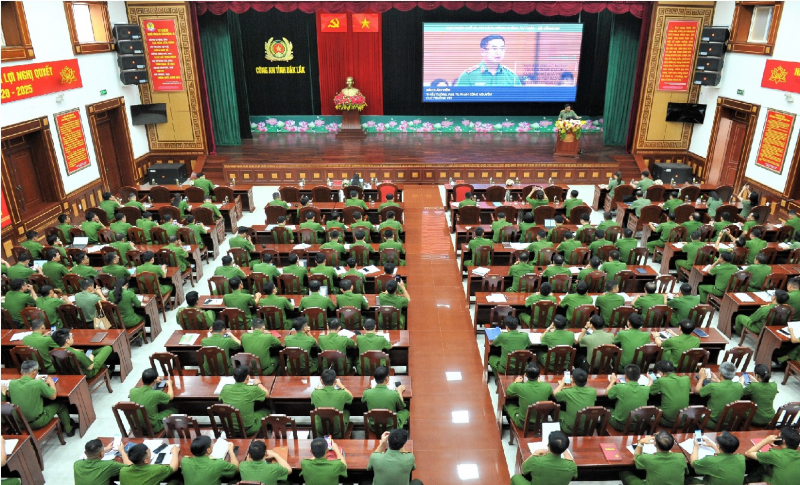 Tập huấn, bồi dưỡng kỹ năng, nghiệp vụ phổ biến, giáo dục pháp luật trong CAND -0