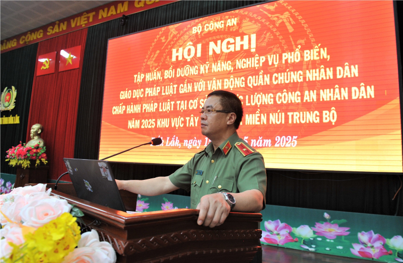 Tập huấn, bồi dưỡng kỹ năng, nghiệp vụ phổ biến, giáo dục pháp luật trong CAND -0