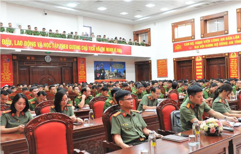 Tập huấn, bồi dưỡng kỹ năng, nghiệp vụ phổ biến, giáo dục pháp luật trong CAND -0