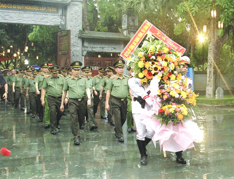 Đảng uỷ Công an Trung ương, lãnh đạo Bộ Công an dâng hương tại Khu di tích Quốc gia đặc biệt Kim Liên