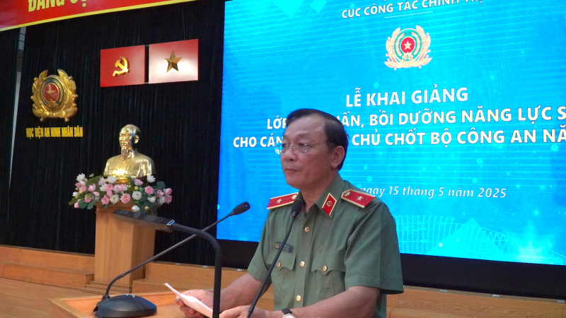 Thanh niên Công an tích cực phát triển năng lực số -0