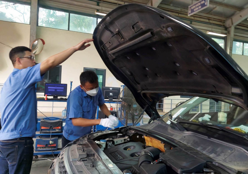 Sở Xây dựng Hà Nội chỉ rõ nguyên nhân phương tiện lại xếp hàng chờ kiểm định -0