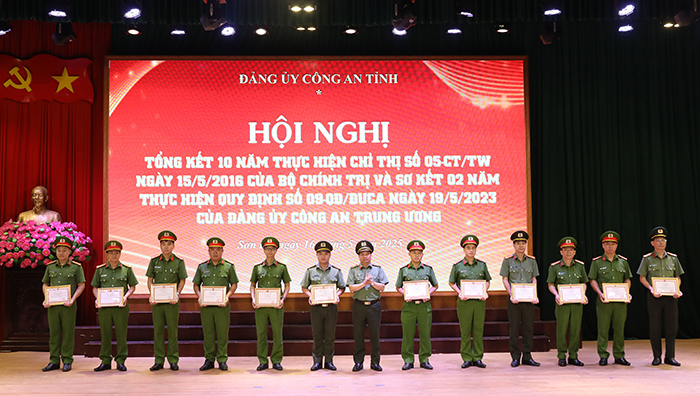 Nhiều điểm sáng trong học tập và làm theo tư tưởng, đạo đức, phong cách Hồ Chí Minh tại Đảng bộ Công an tỉnh Sơn La -0